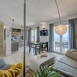 Apartment Huging The Horizon. Zaglavice
