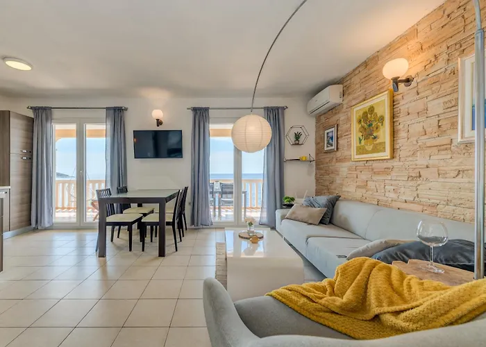 Huging The Horizon. Appartement Zaglavice